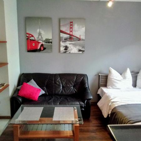 Apartamenty Krzywe Okna Zielona Góra Exteriör bild