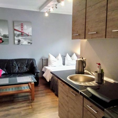 Apartamenty Krzywe Okna Zielona Góra Exteriör bild