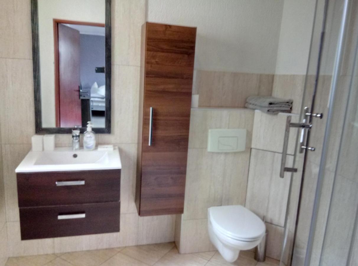 Apartamenty Krzywe Okna Zielona Góra Exteriör bild