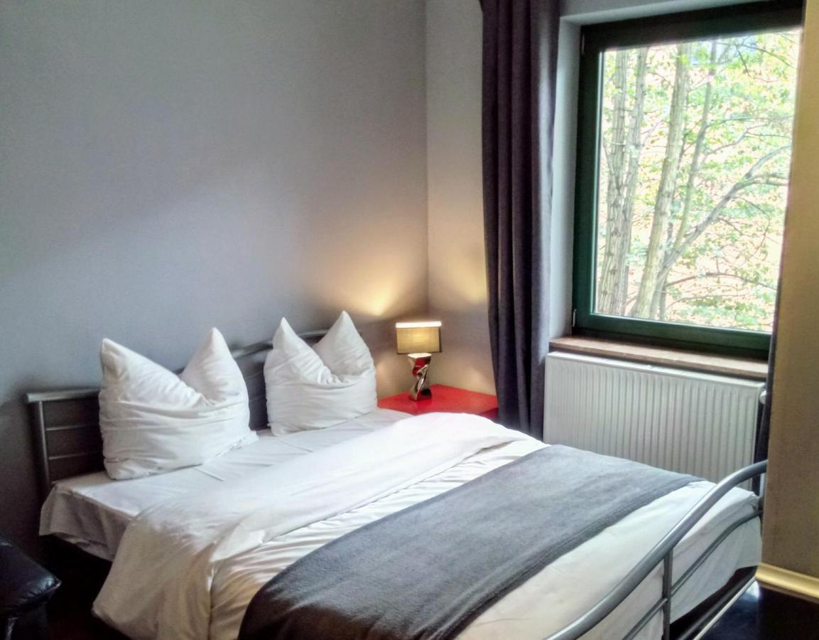 Apartamenty Krzywe Okna Zielona Góra Exteriör bild