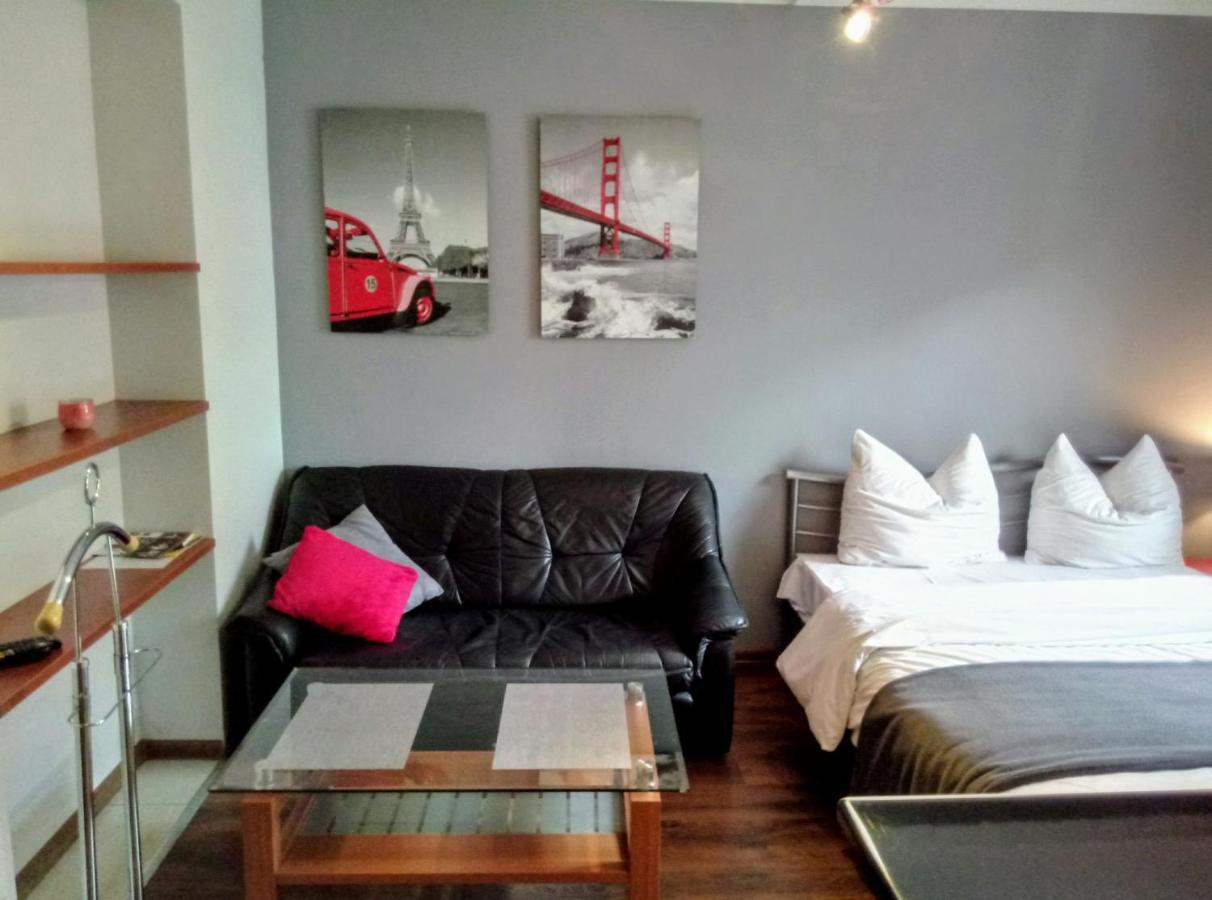 Apartamenty Krzywe Okna Zielona Góra Exteriör bild