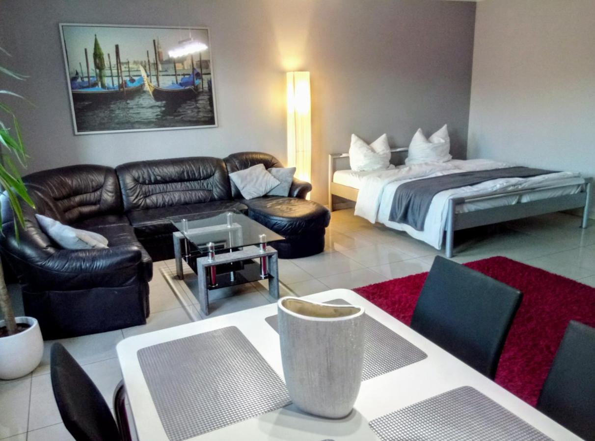 Apartamenty Krzywe Okna Zielona Góra Exteriör bild
